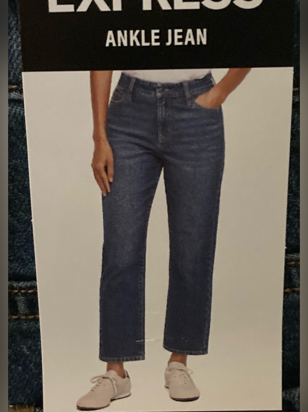 Express Women's Mid/Dark Blue Cropped Ankle Jeans